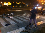  بالصور: إصابة متوسطة لسائق دراجة نارية بحادث طرق في شارع ناخوم جولدمان بيافا 